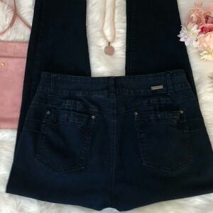 Diamante Columbian Butt Enhancing Jeans Size 18